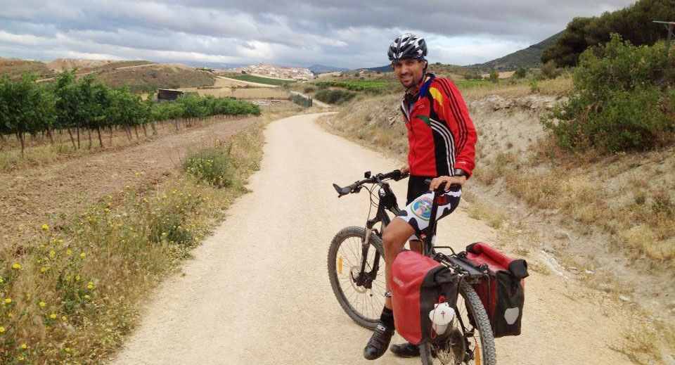 ¿Oficialmente cuándo debes caminar (o pedalear en bici) para que se te reconozca como peregrino y te den una Compostela?