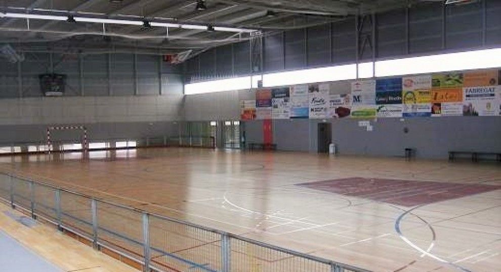 Comenzamos por una fácil. ¿Cuánto mide una pista de futsal?