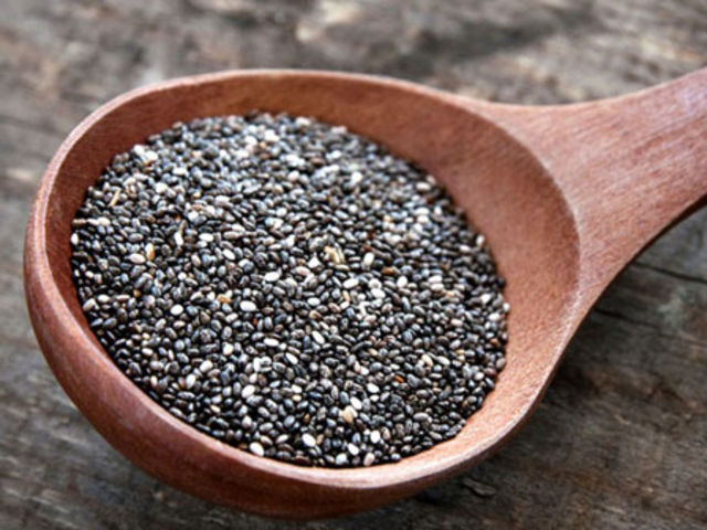 Verdadero o falso: Las semillas de chía pueden absorber hasta 27 veces su peso en agua e hincharse.