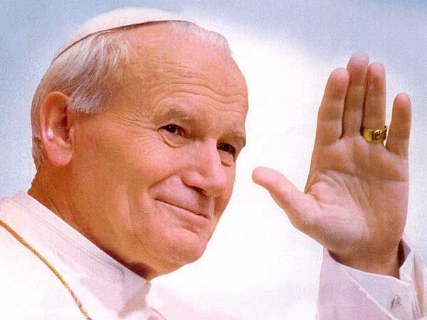 ¿Cuántos años y días fue Papa Juan Pablo II?
