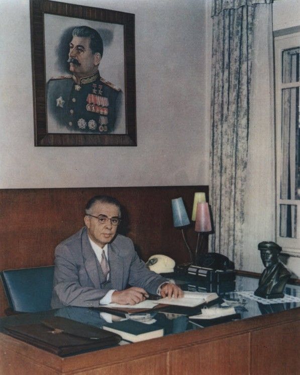 ¿Hoxha o Mao?