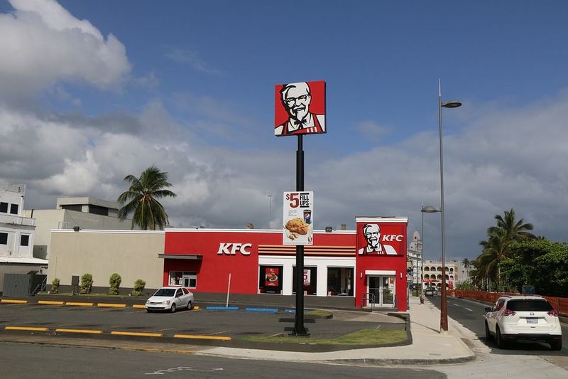 Una sencilla, la cadena de restaurantes KFC significa...