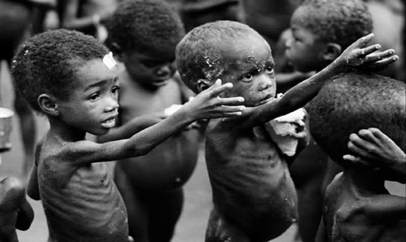 ¿Matarías a 1000 personas desconocidas para salvar a 5000 personas que pasan hambre y sin hogar?