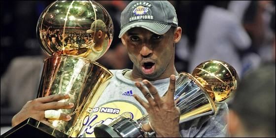 ¿A qué jugador traspasaron los Lakers para conseguir a Kobe Bryant?